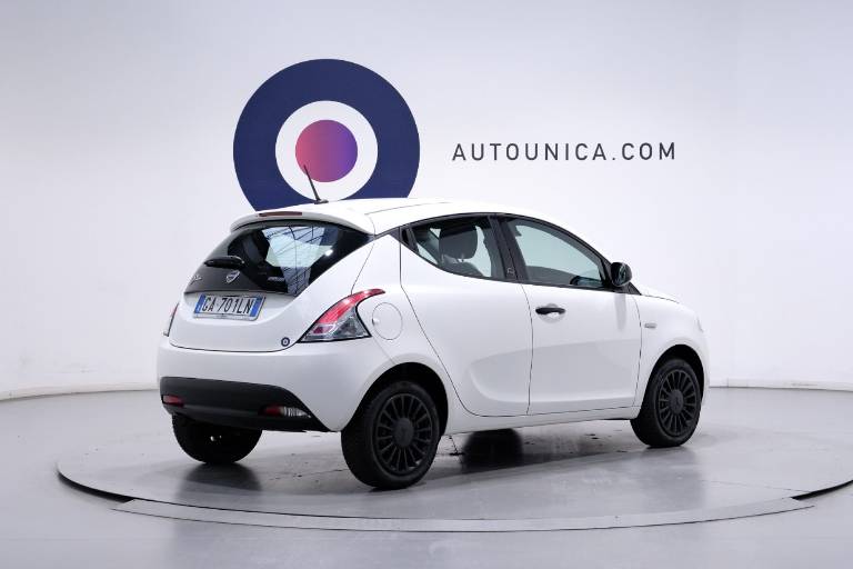 LANCIA Ypsilon 15