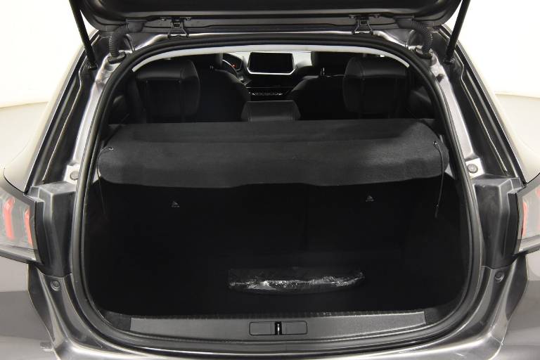 PEUGEOT 208 30