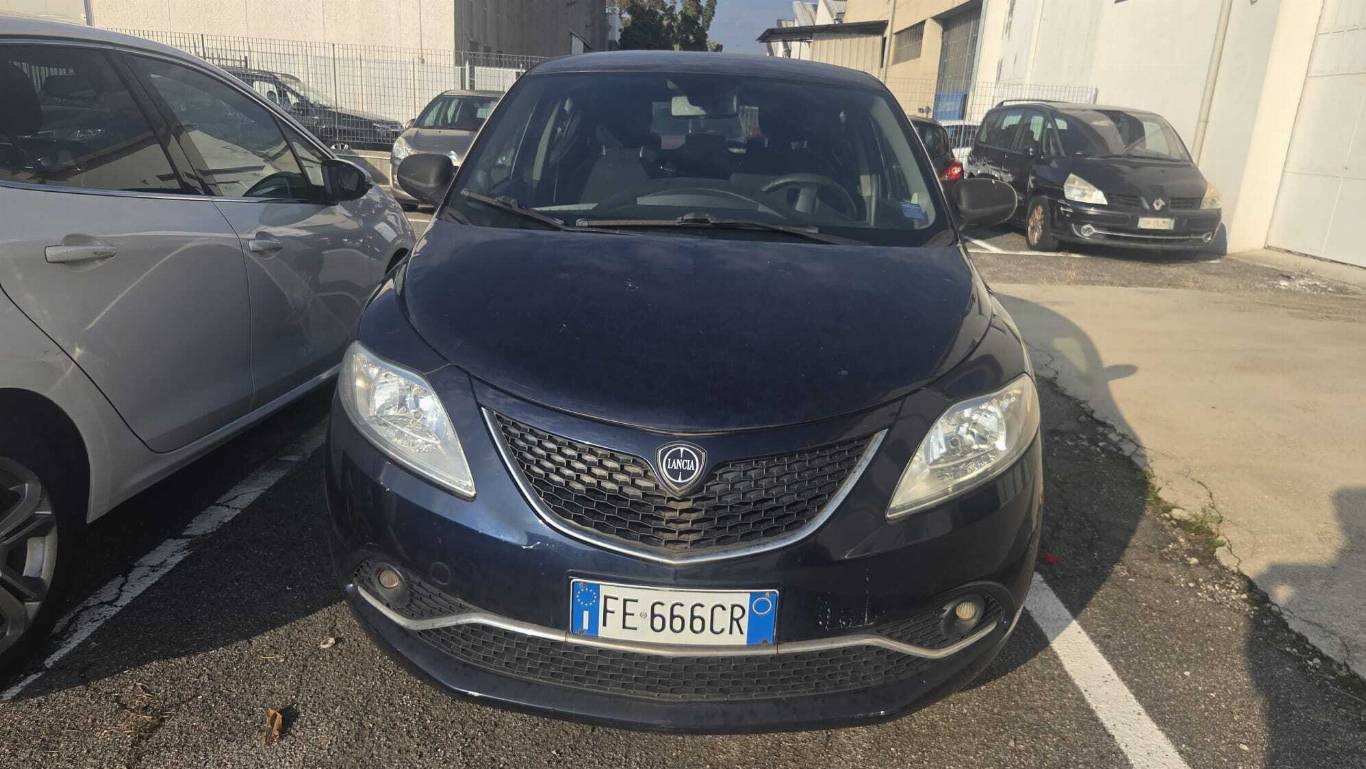 LANCIA Ypsilon 2