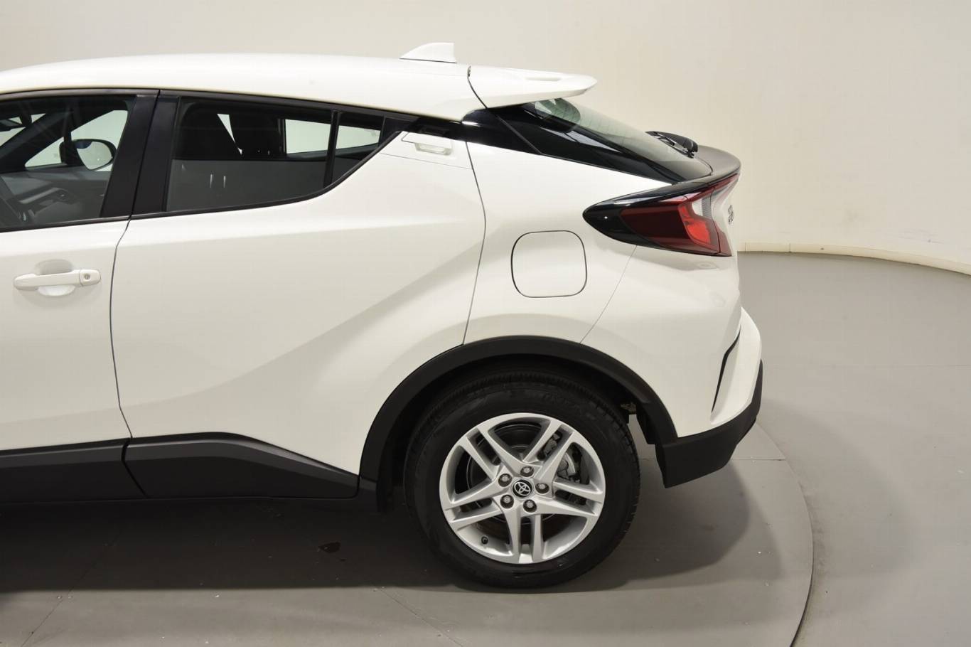 TOYOTA C-HR 38