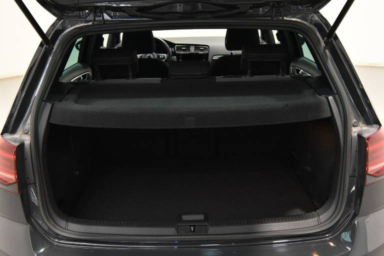 VOLKSWAGEN Golf 13