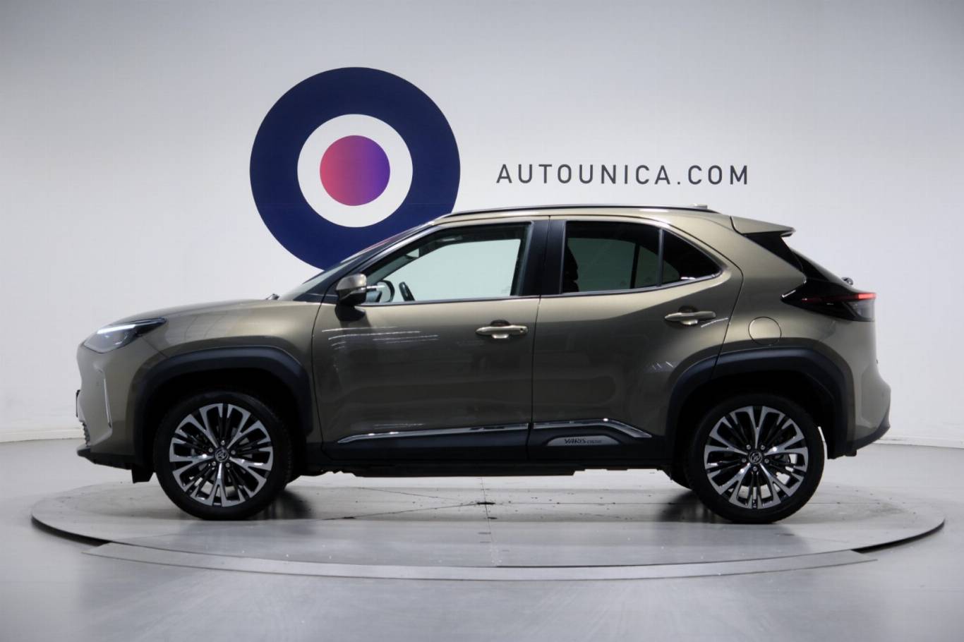 TOYOTA Yaris Cross 18