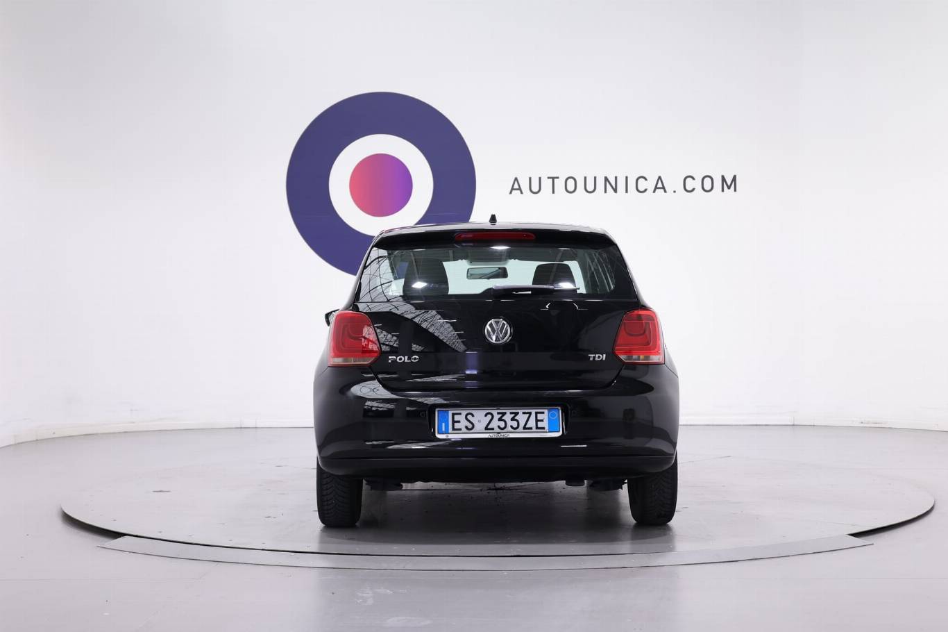 VOLKSWAGEN Polo 15