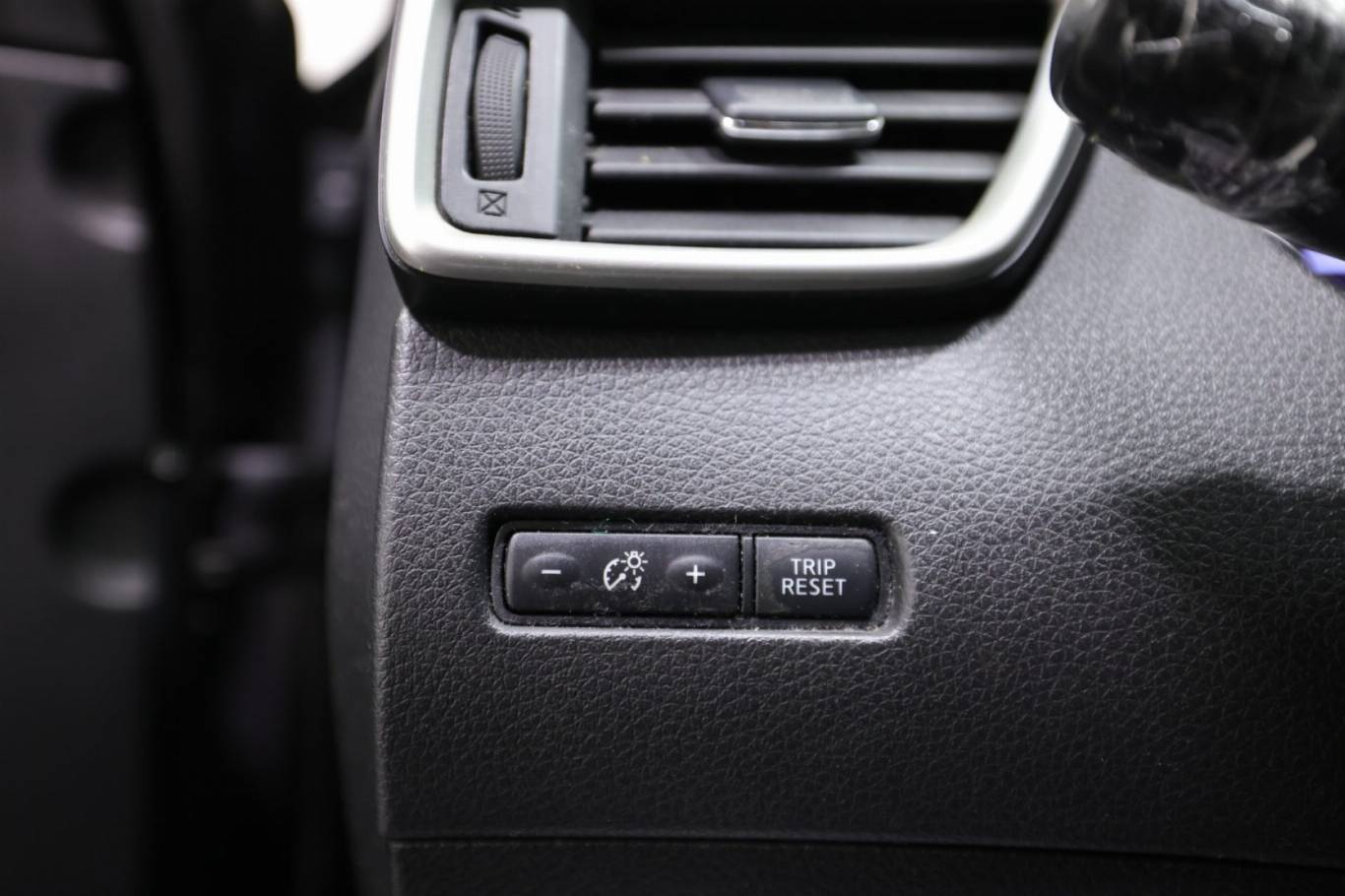 NISSAN X-Trail 24