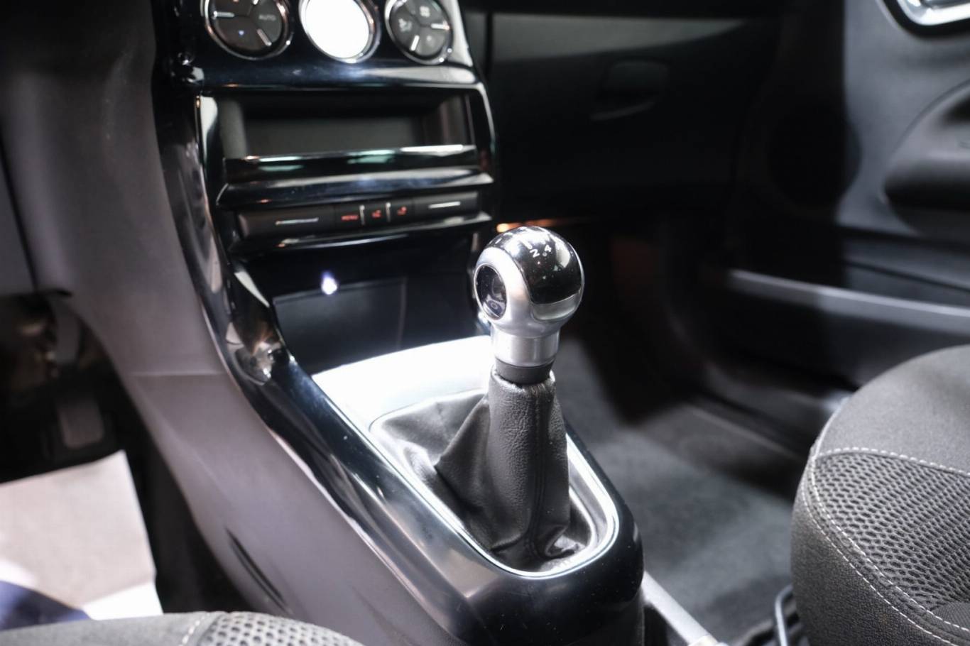 DS AUTOMOBILES DS 3 28