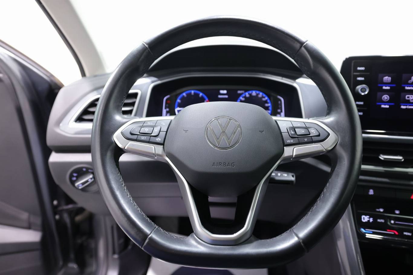 VOLKSWAGEN T-Roc 7