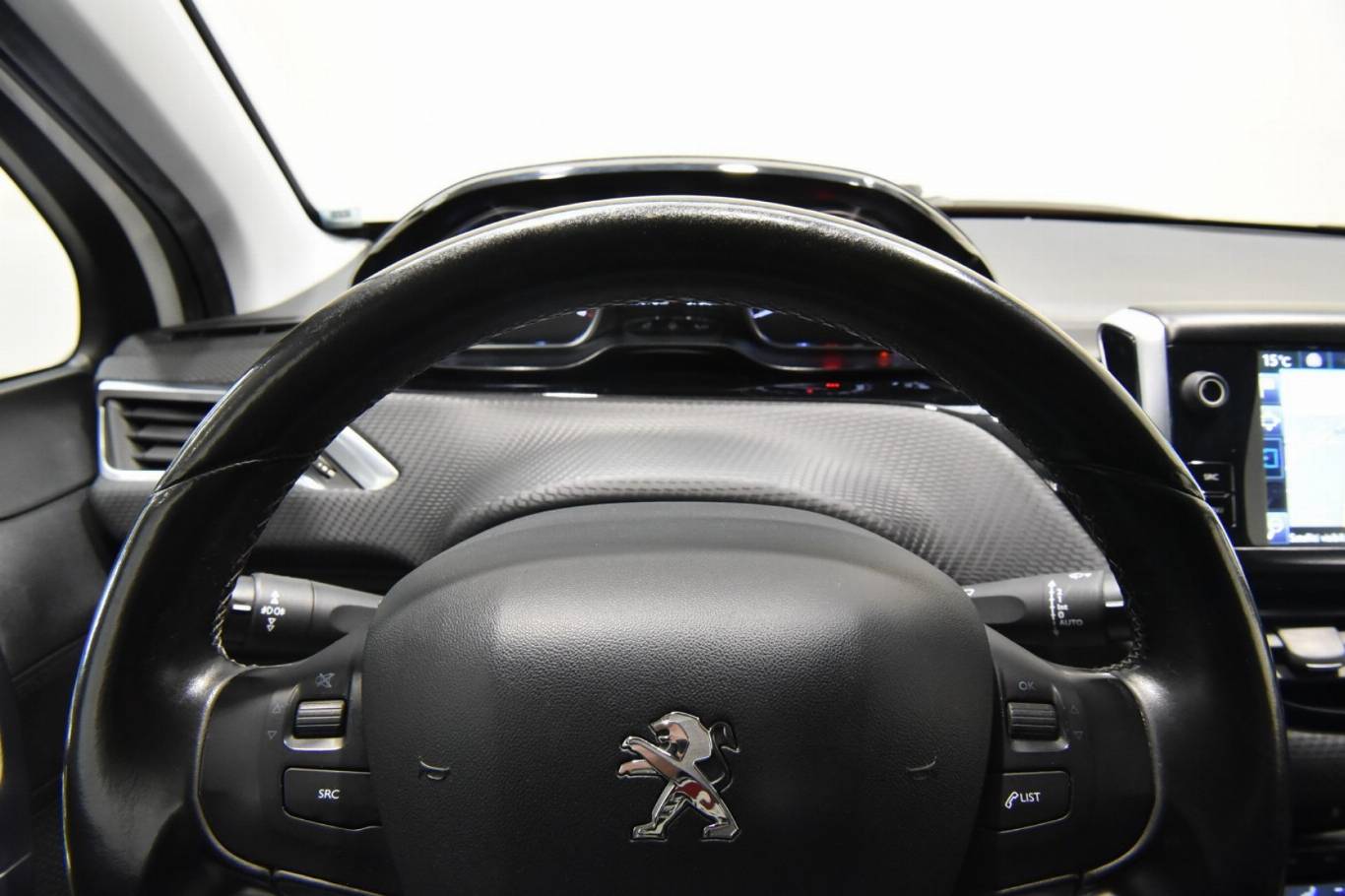 PEUGEOT 2008 16