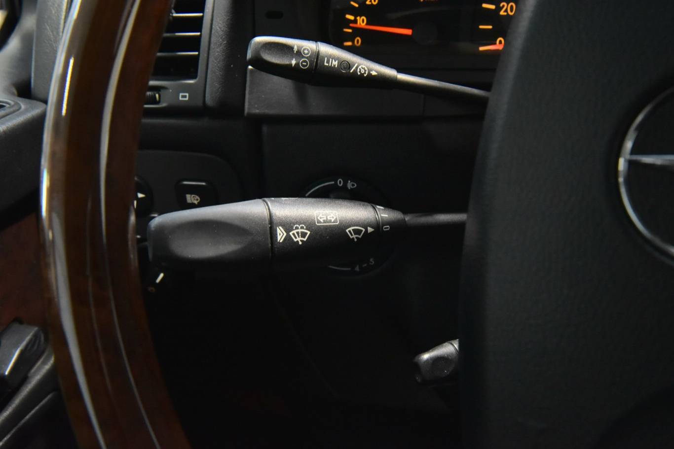 MERCEDES-BENZ G 400 24