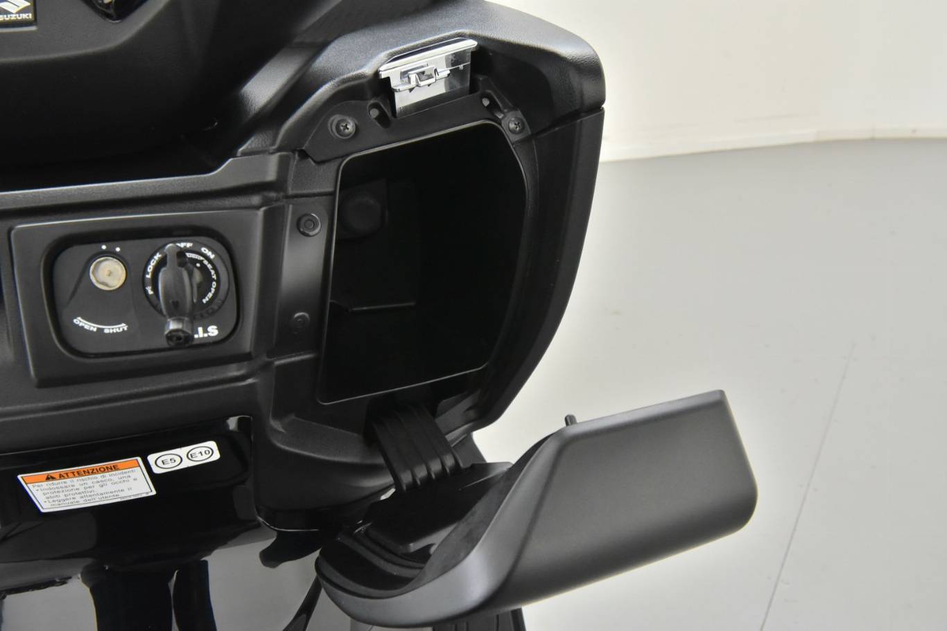 SUZUKI Burgman AN 400 26