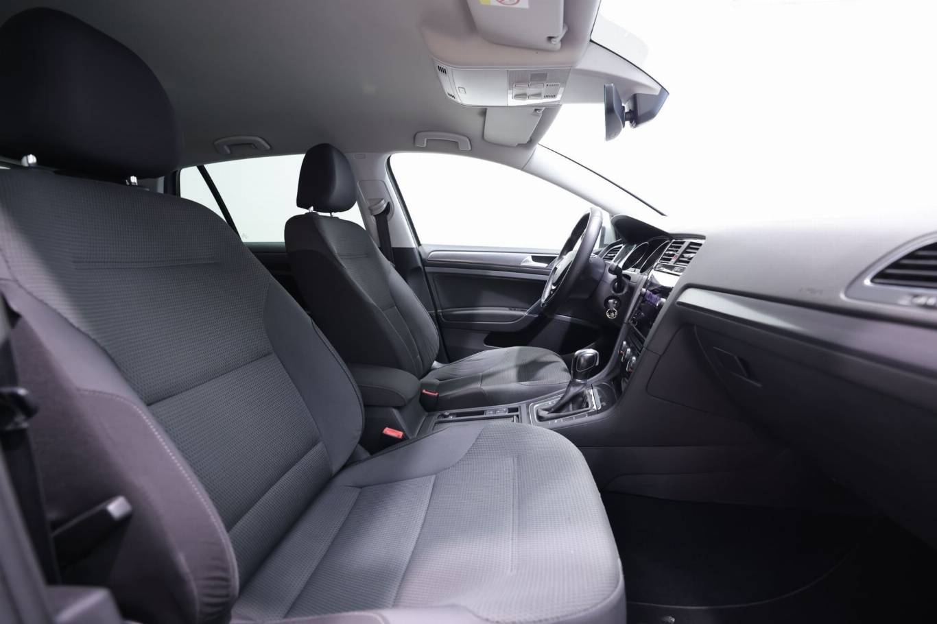 VOLKSWAGEN Golf 47
