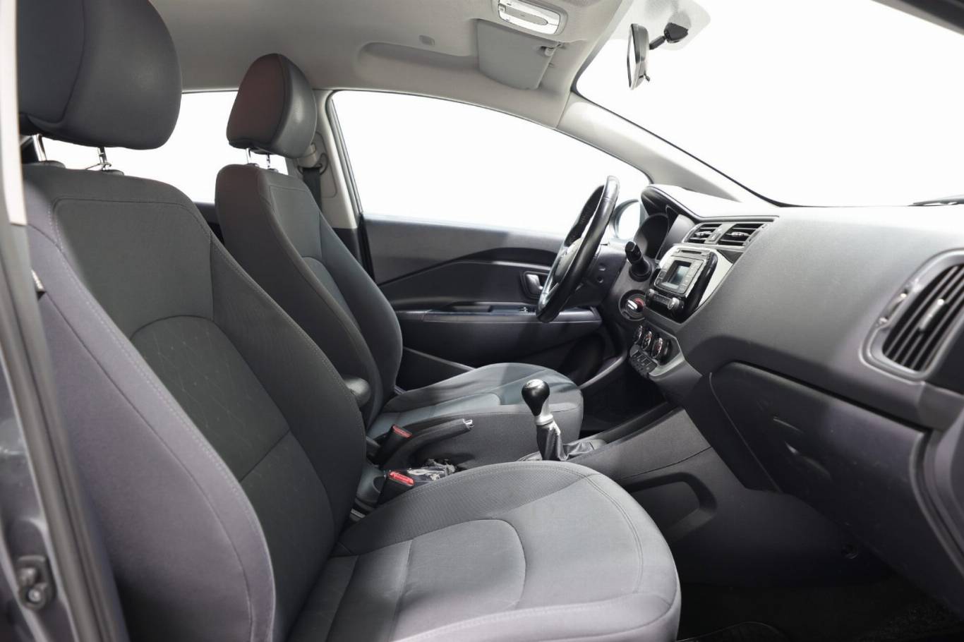 KIA Rio 46