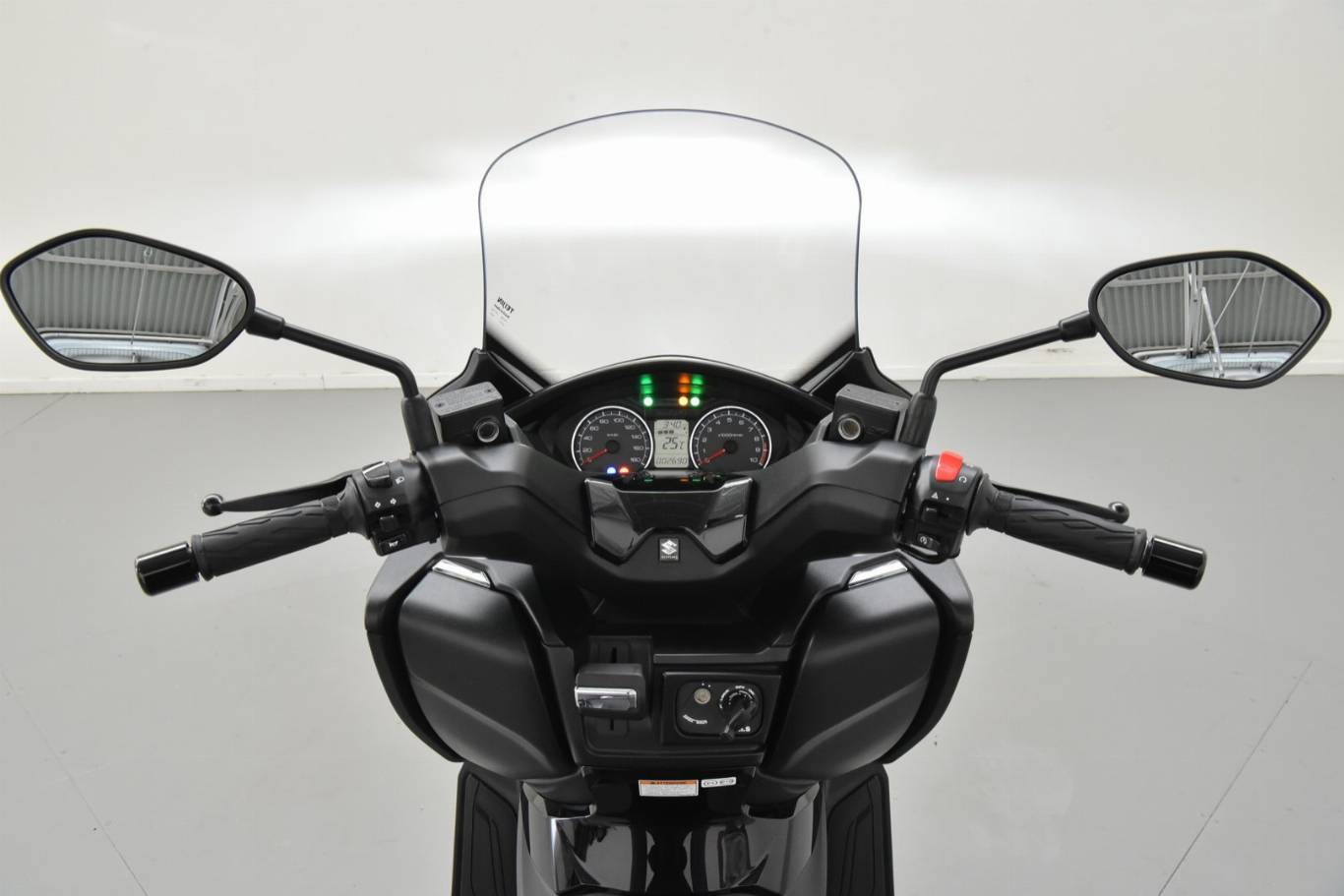 SUZUKI Burgman AN 400 12