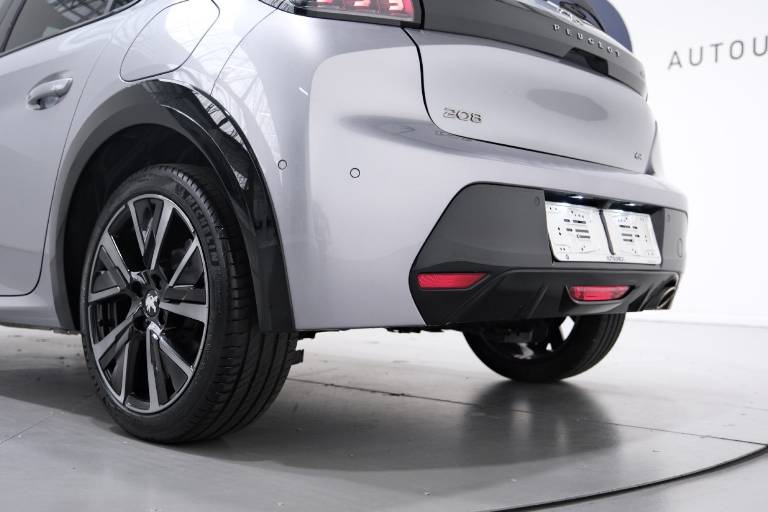 PEUGEOT 208 53