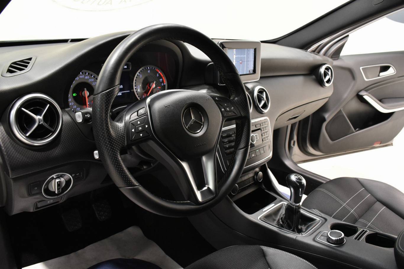 MERCEDES-BENZ A 180 3