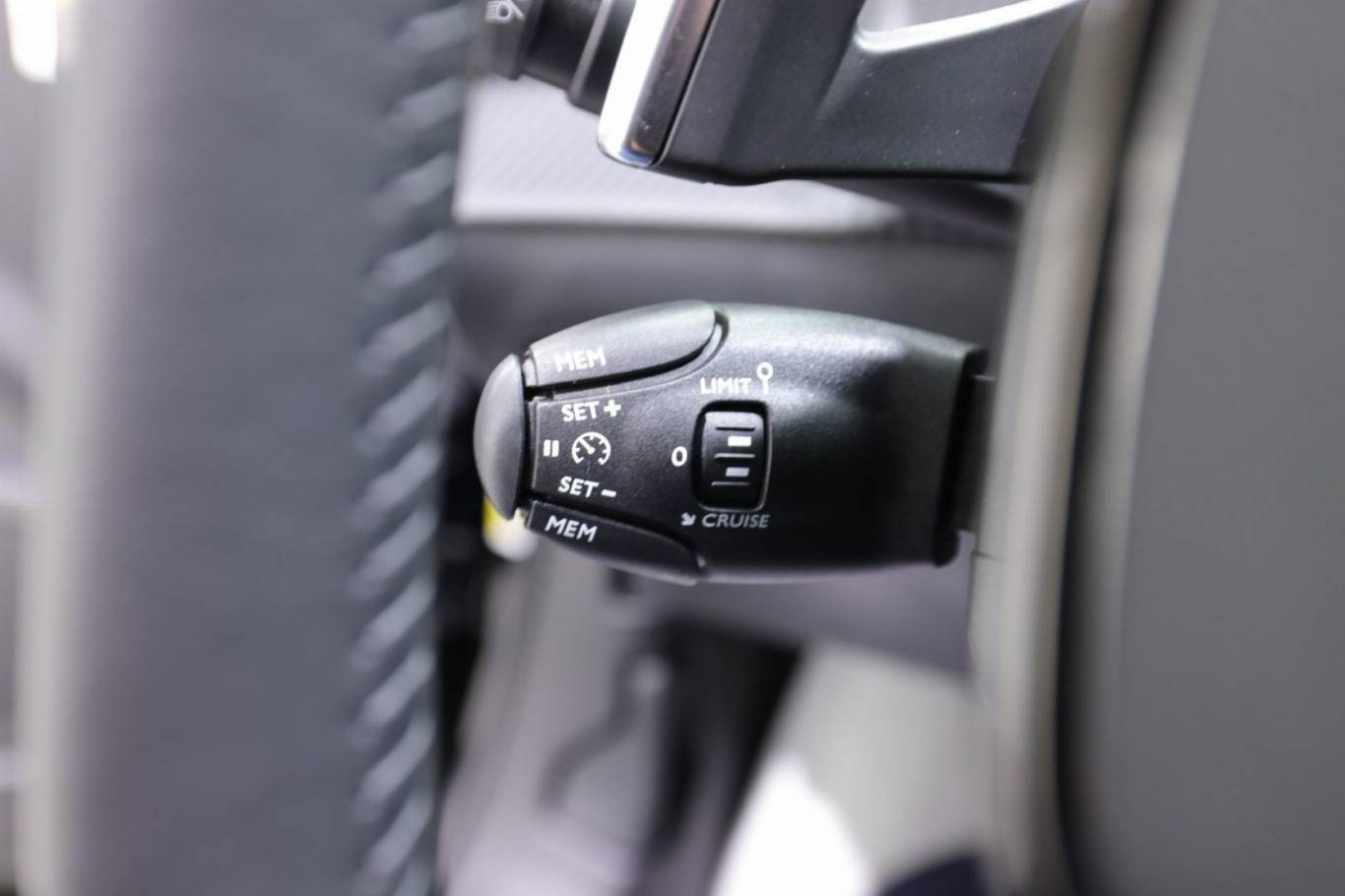 PEUGEOT 2008 23