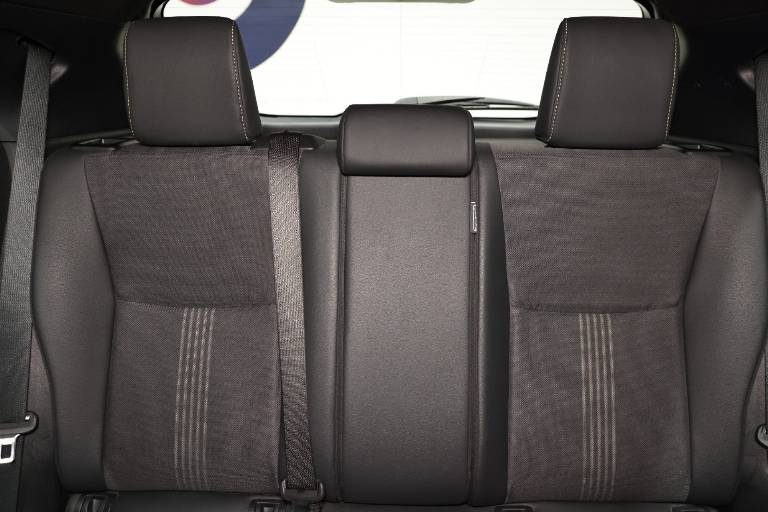 TOYOTA Yaris Cross 37