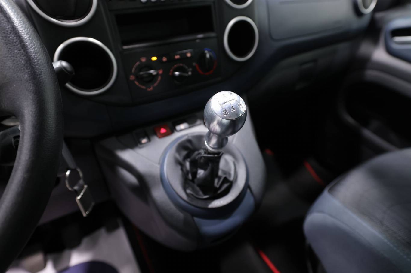 PEUGEOT Partner 25