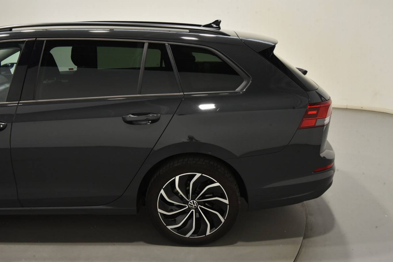 VOLKSWAGEN Golf Variant 43