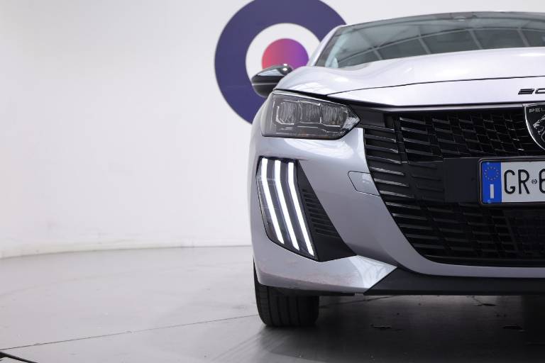 PEUGEOT 208 41