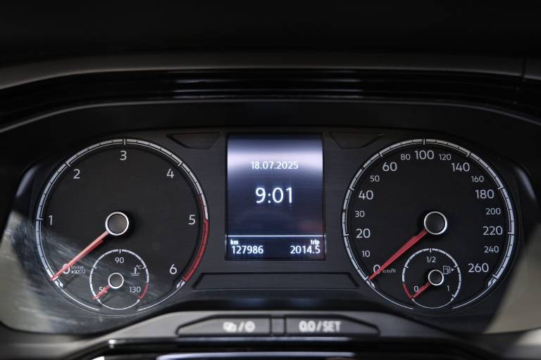 VOLKSWAGEN Polo 8
