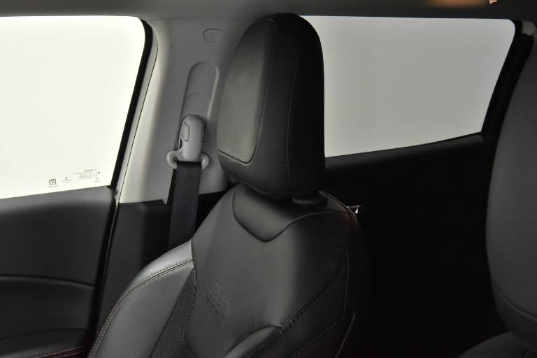 JEEP Compass 13