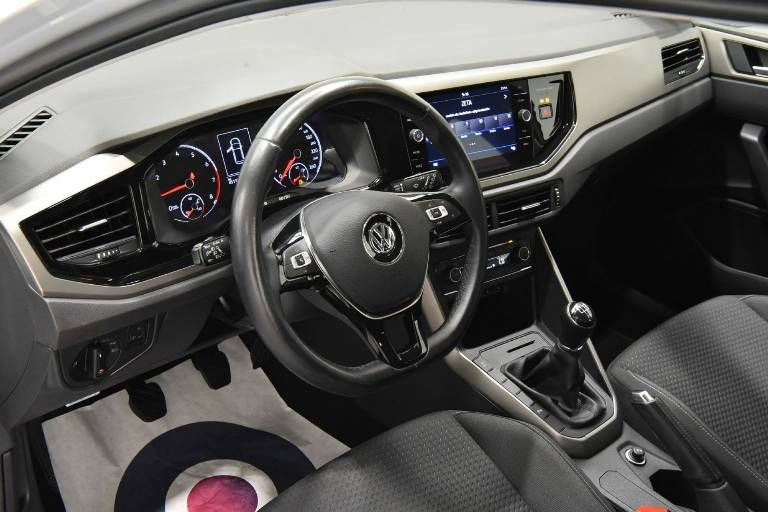 VOLKSWAGEN Polo 3