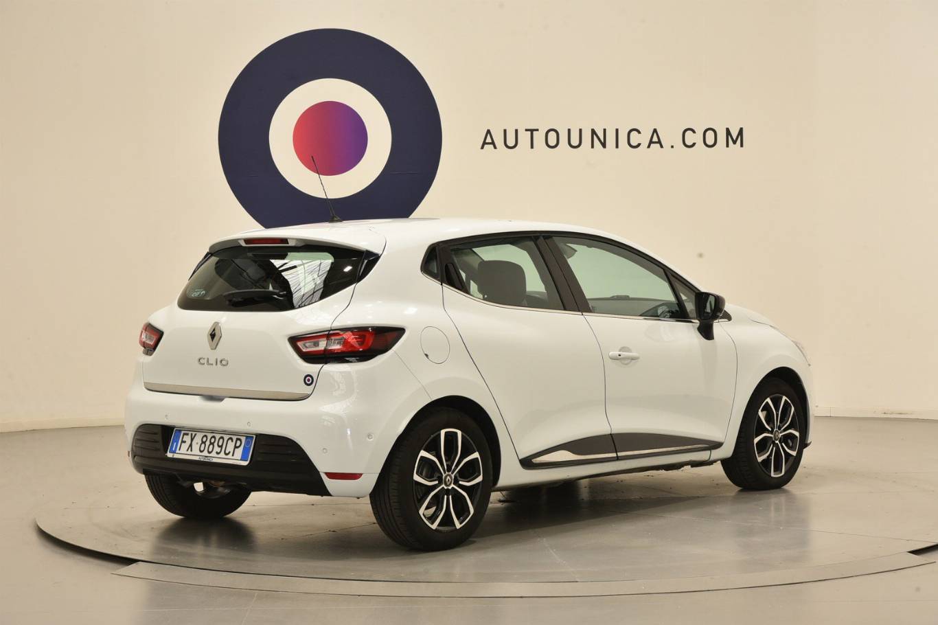 RENAULT Clio 30