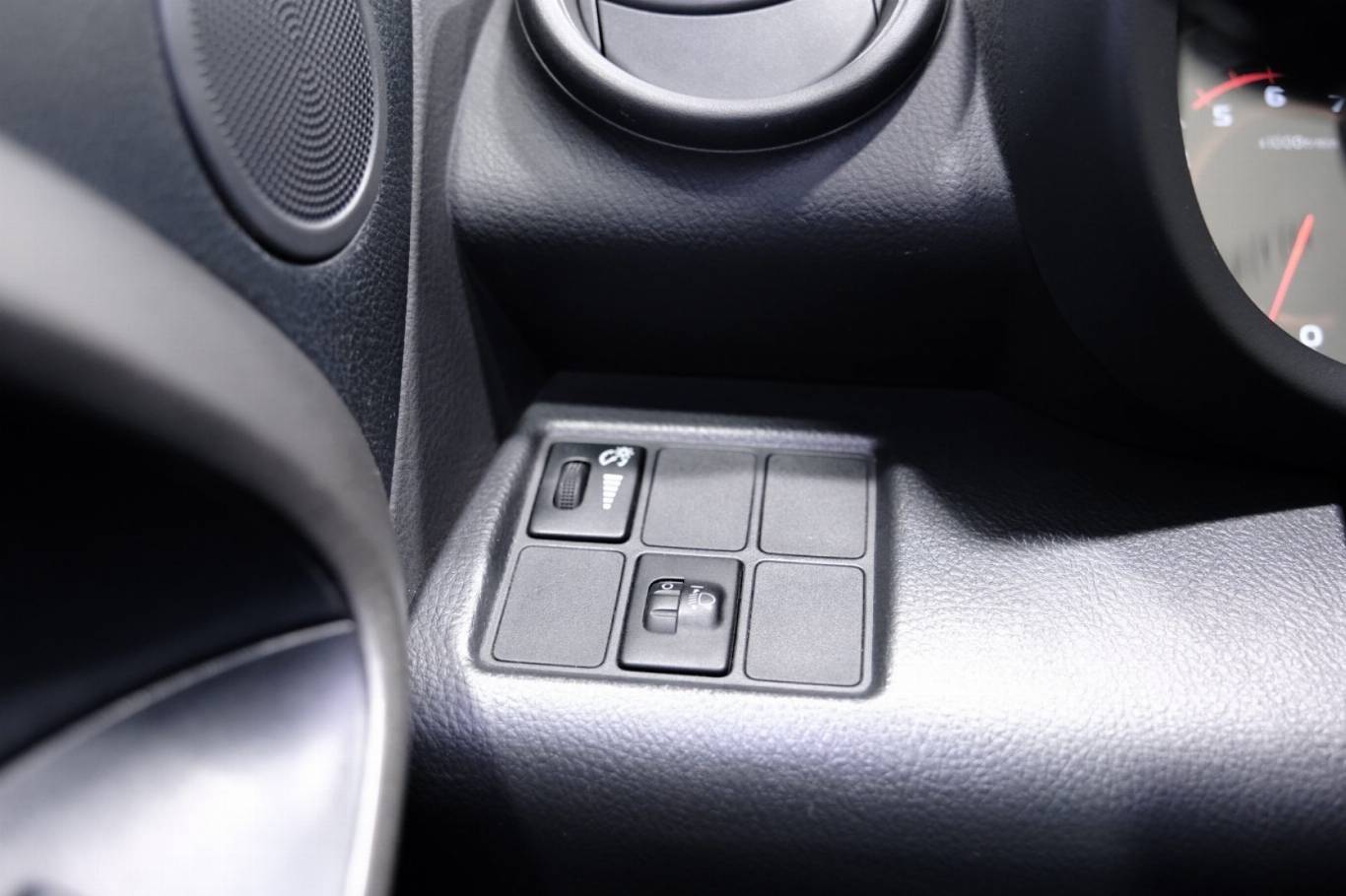 TOYOTA RAV 4 MY23 25