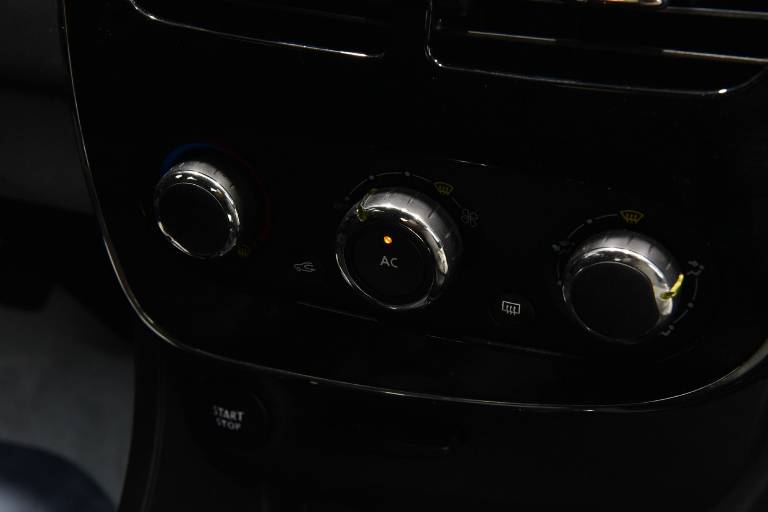 RENAULT Clio 33