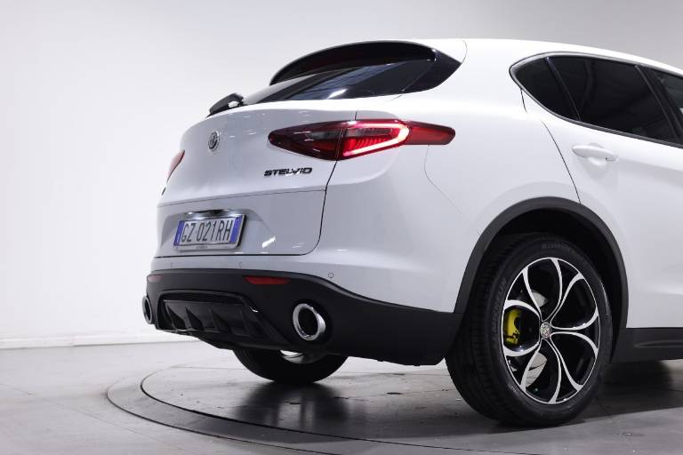 ALFA ROMEO Stelvio 13