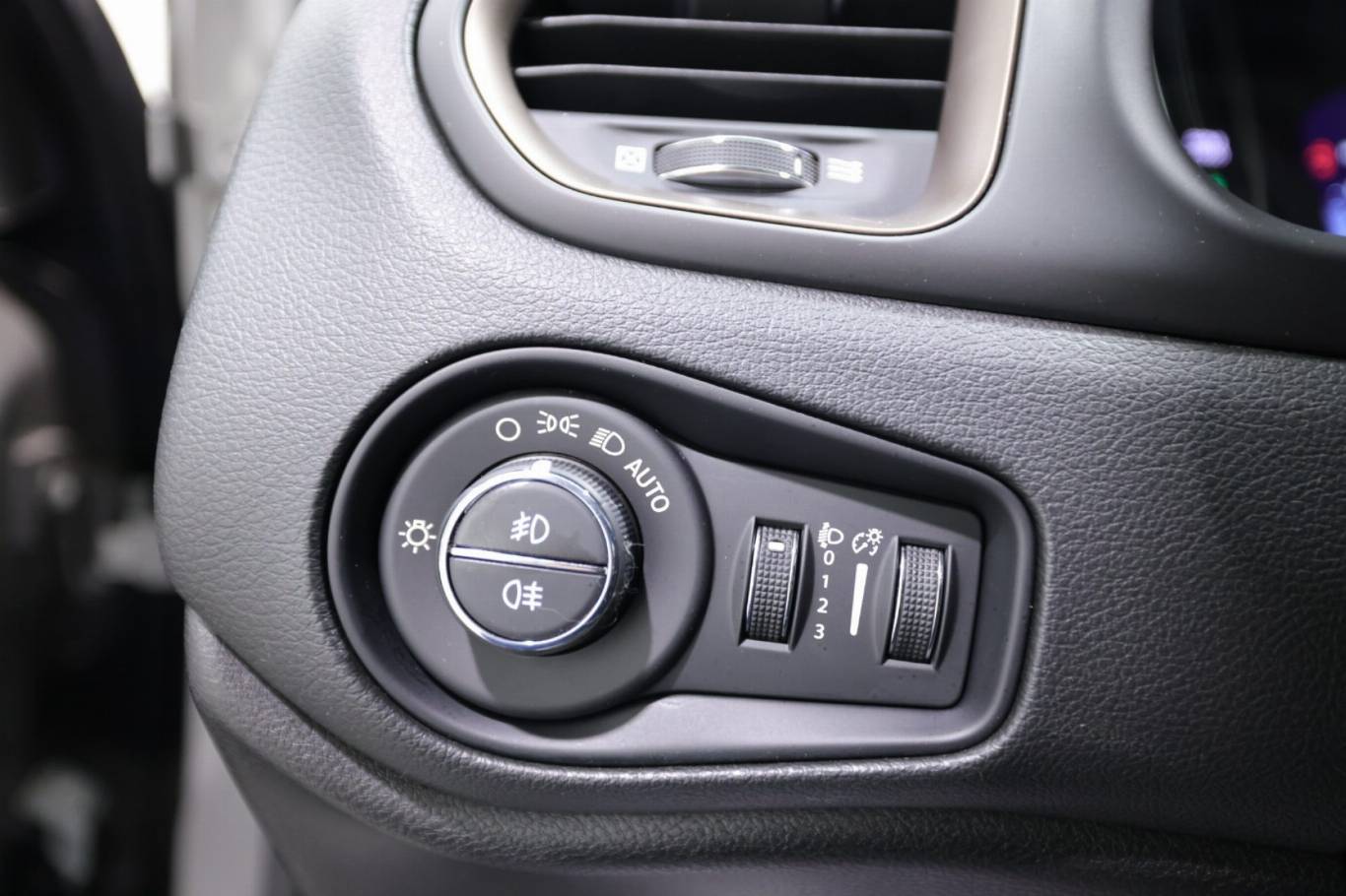 JEEP Renegade 23