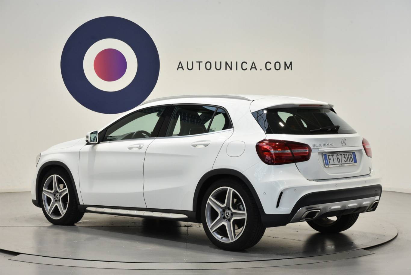 MERCEDES-BENZ GLA 200 2