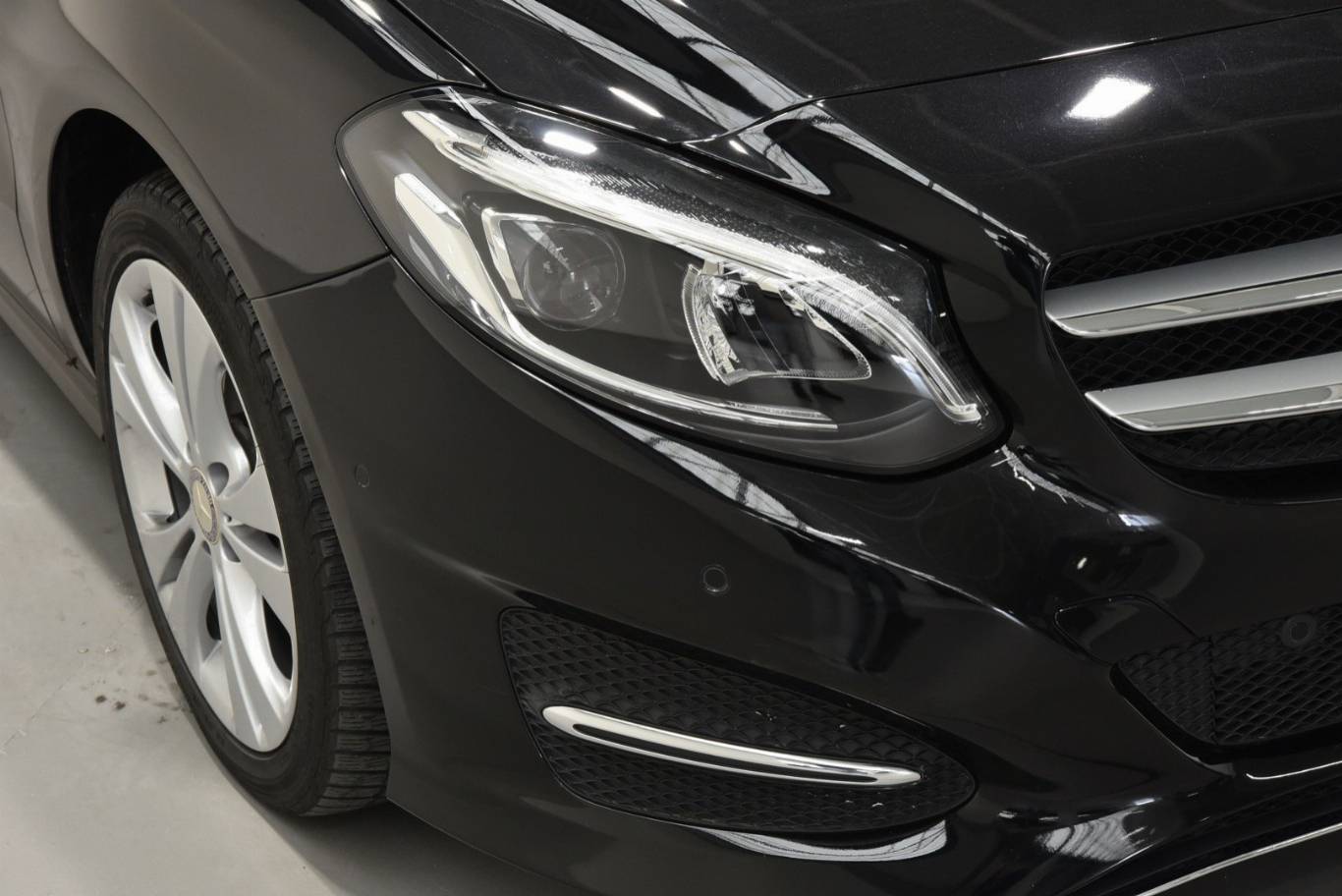 MERCEDES-BENZ B 180 49