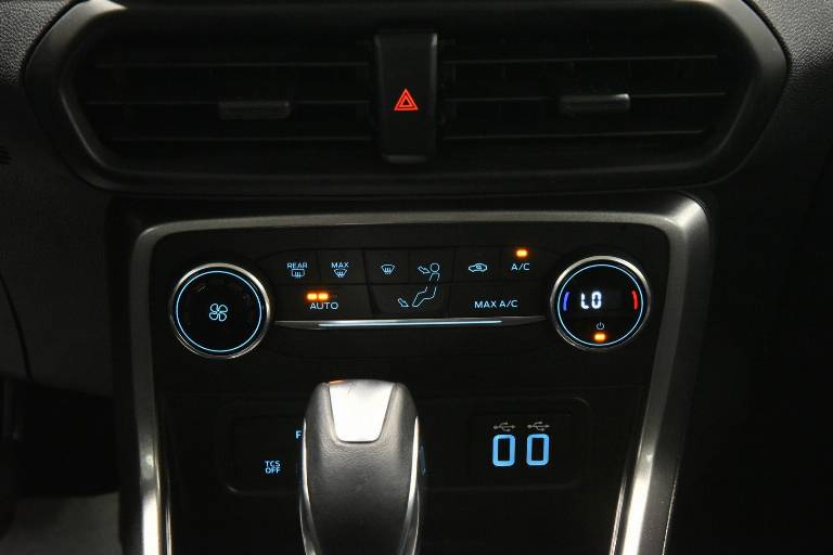 FORD EcoSport 11