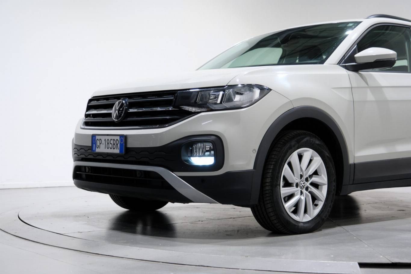 VOLKSWAGEN T-Cross 11