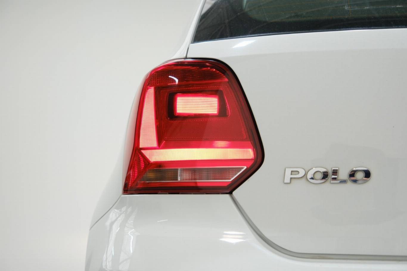 VOLKSWAGEN Polo 40