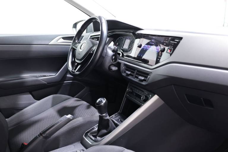 VOLKSWAGEN Polo 41
