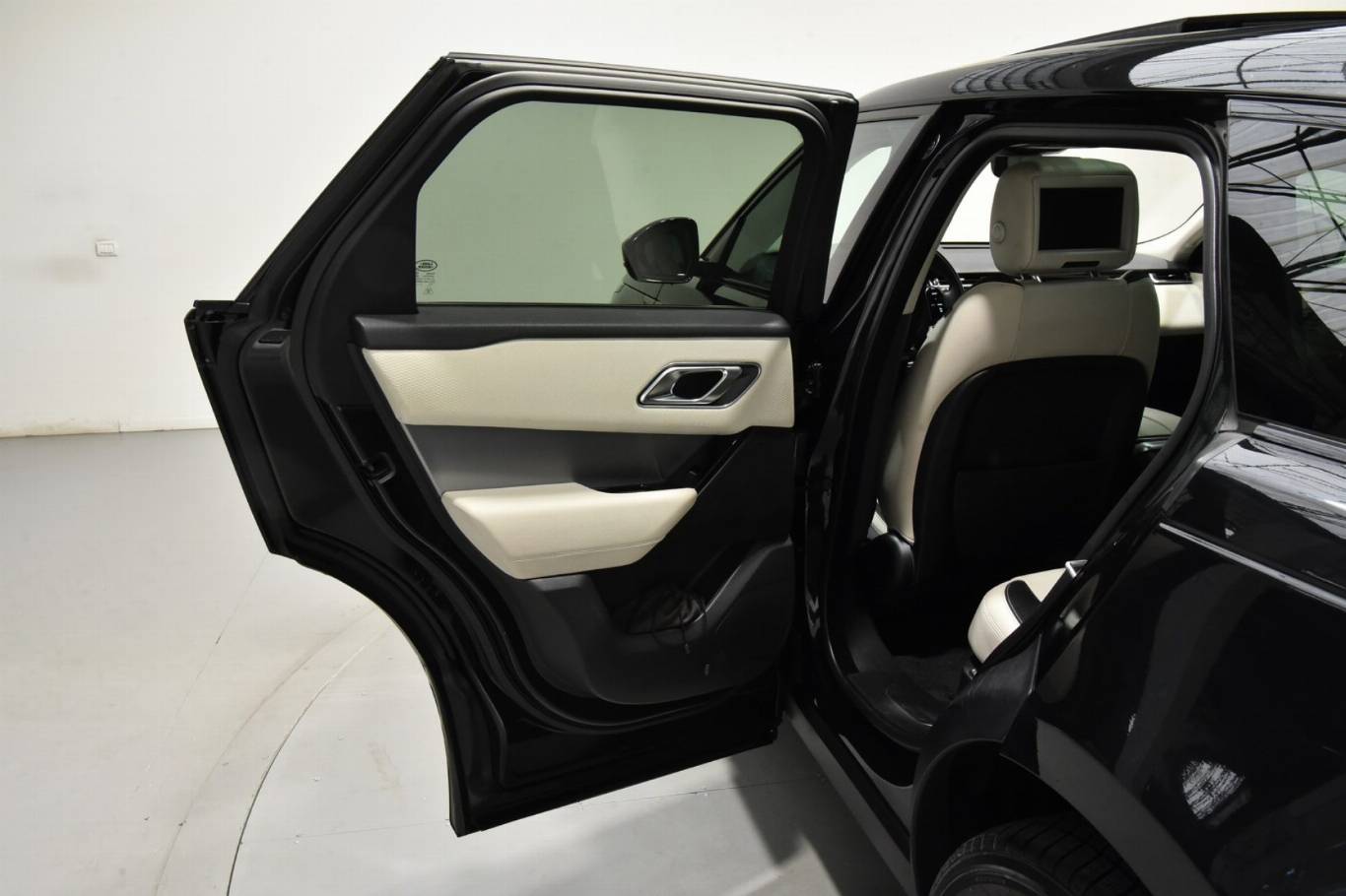 LAND ROVER Range Rover Velar 32