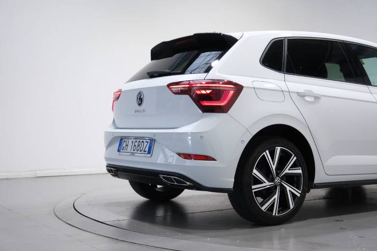 VOLKSWAGEN Polo 55