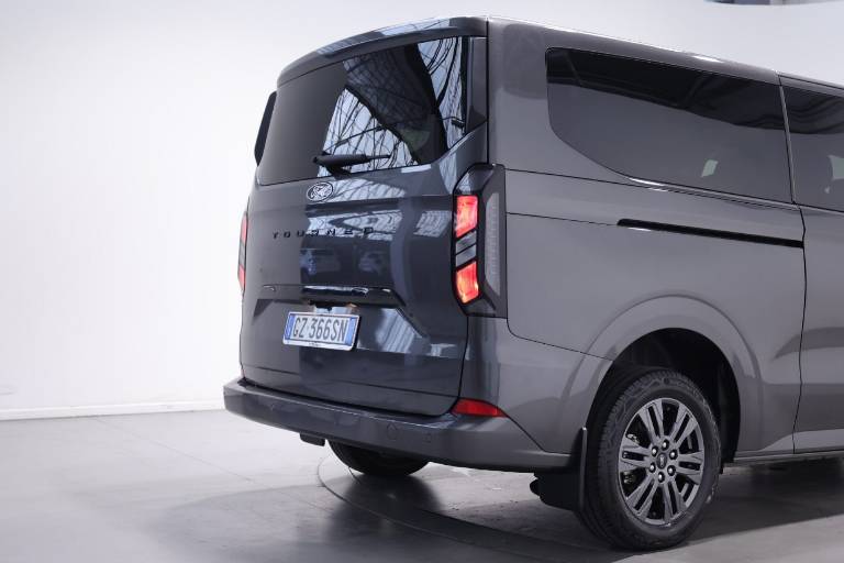FORD Tourneo Custom 44