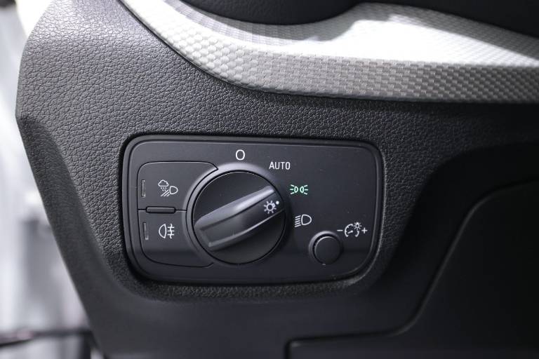 AUDI Q2 25