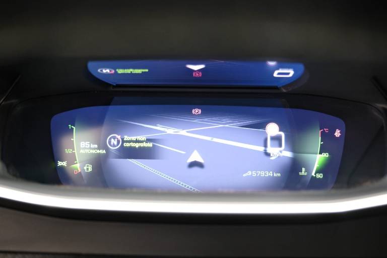 PEUGEOT 208 9