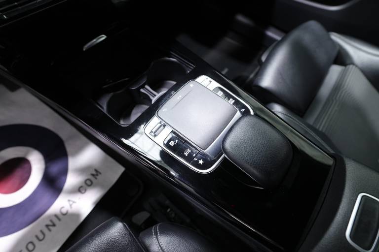 MERCEDES-BENZ A 180 33