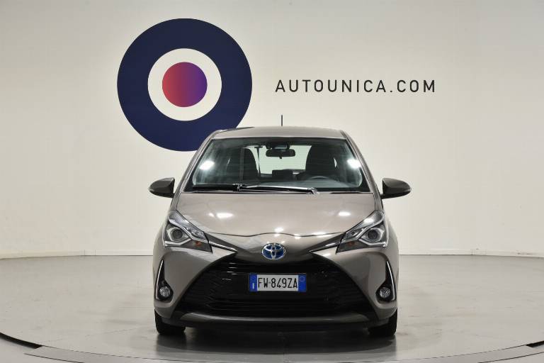 TOYOTA Yaris 5