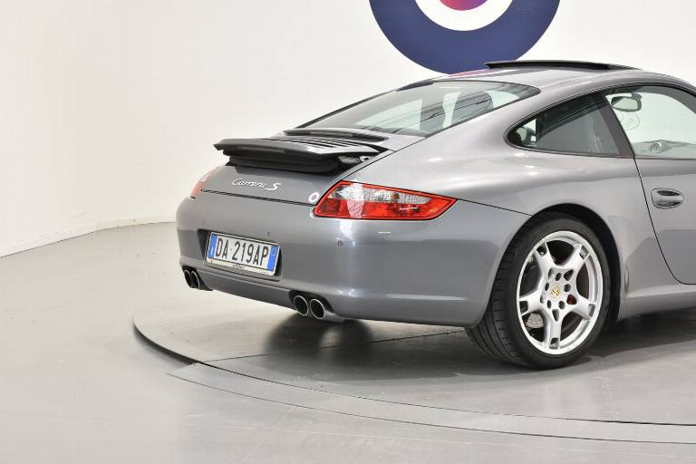 PORSCHE 911 16