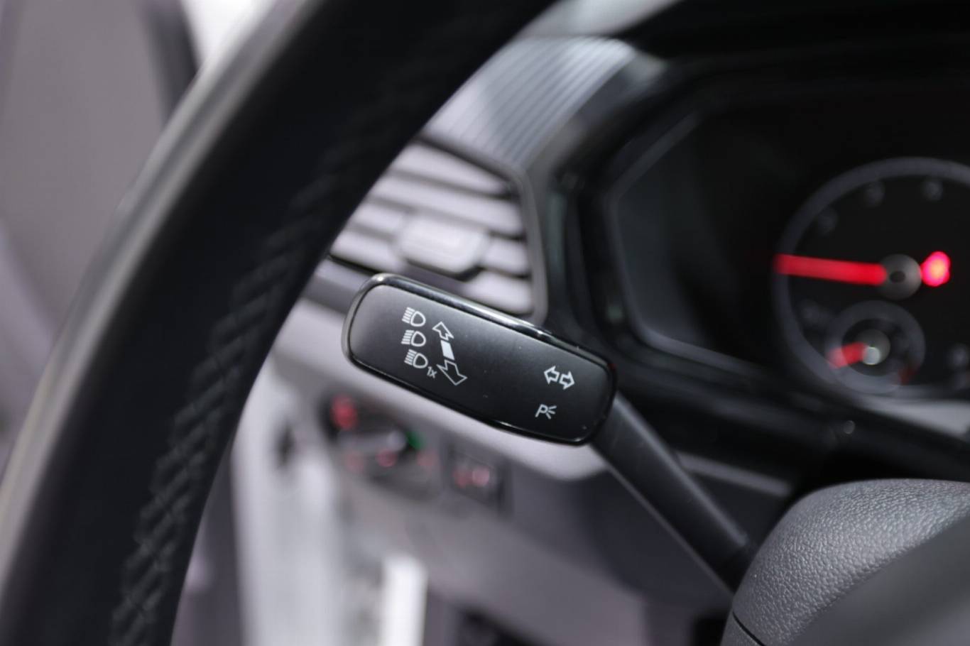 VOLKSWAGEN T-Cross 23