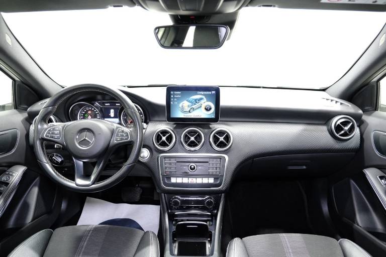 MERCEDES-BENZ A 180 10