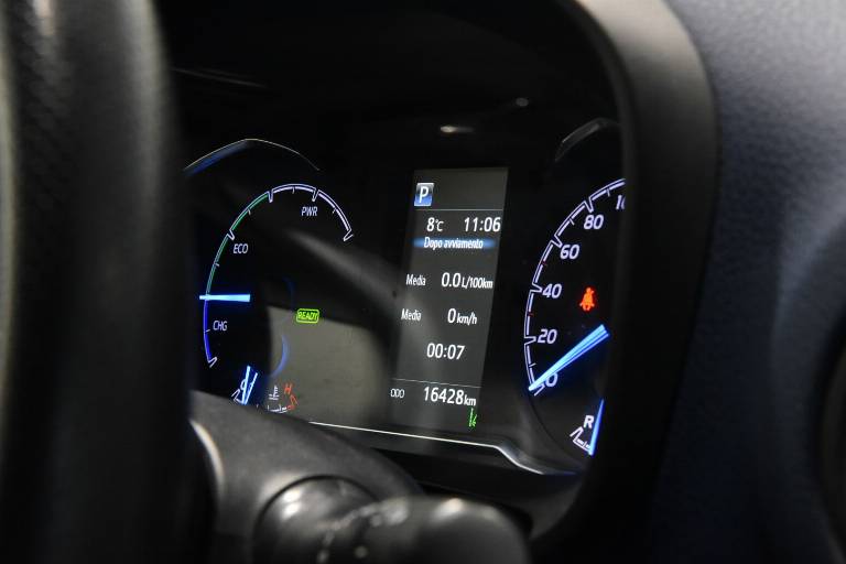 TOYOTA Yaris 24