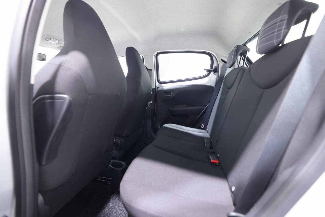 PEUGEOT 108 31