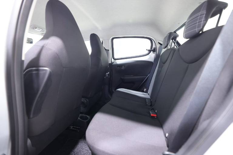 PEUGEOT 108 31